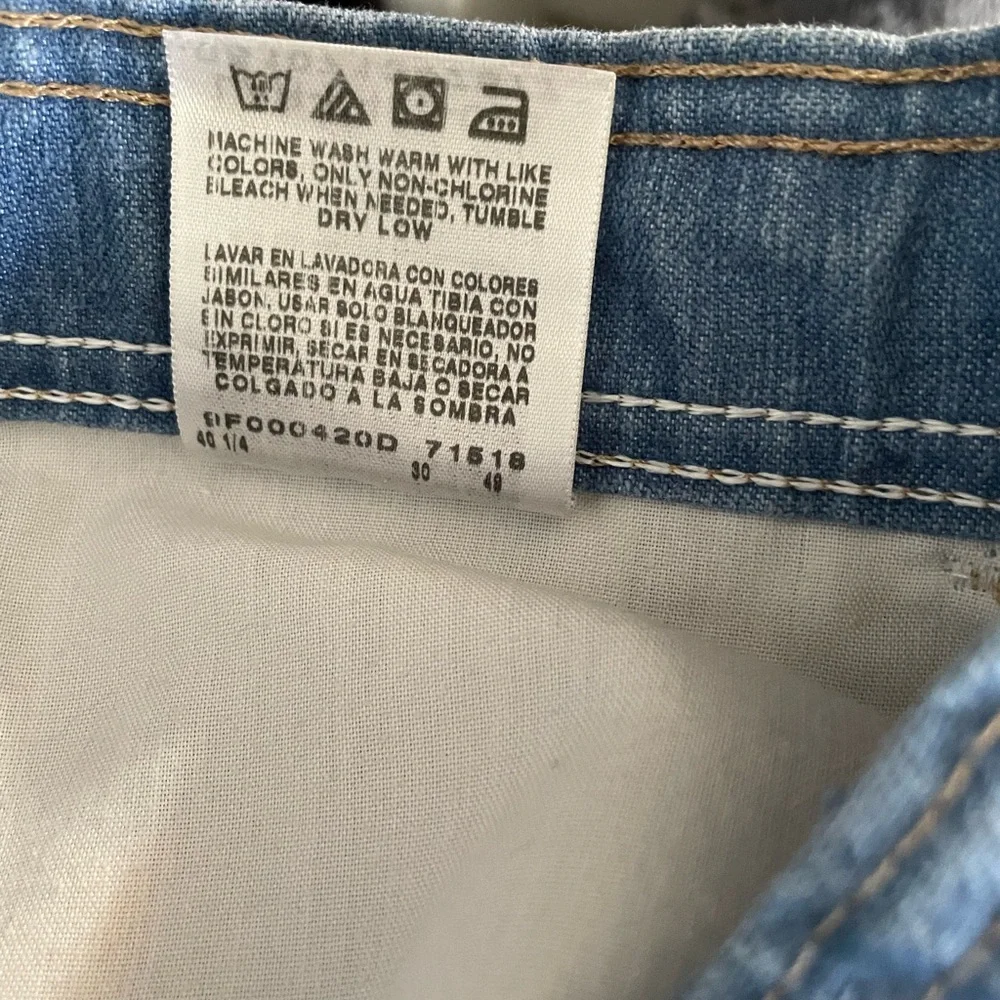 Wrangler 100% Cotton Men’s 40x 30 Light wash Straight leg Denim Jeans